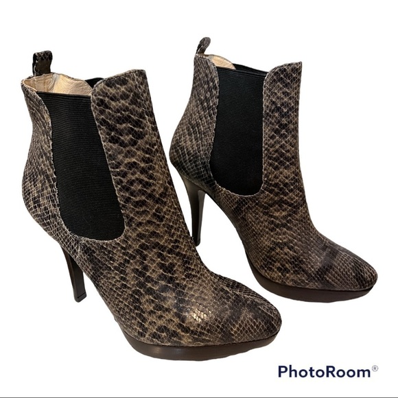 𝅺MICHAEL KORS Meadow Snake Print Platform Ankle Bootie 9M - Picture 1 of 6